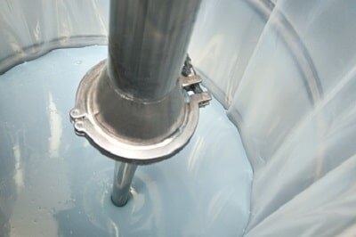 ce2fdf357ef2-abfuellung-wakol-sealing-compound_angepasst-k.jpg